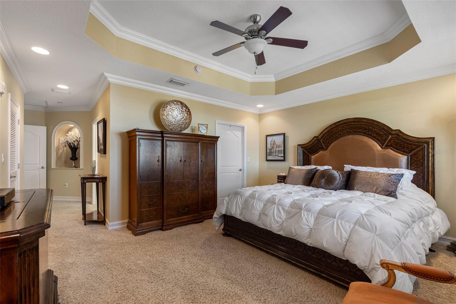 LAS FLORES CONDO - Residential