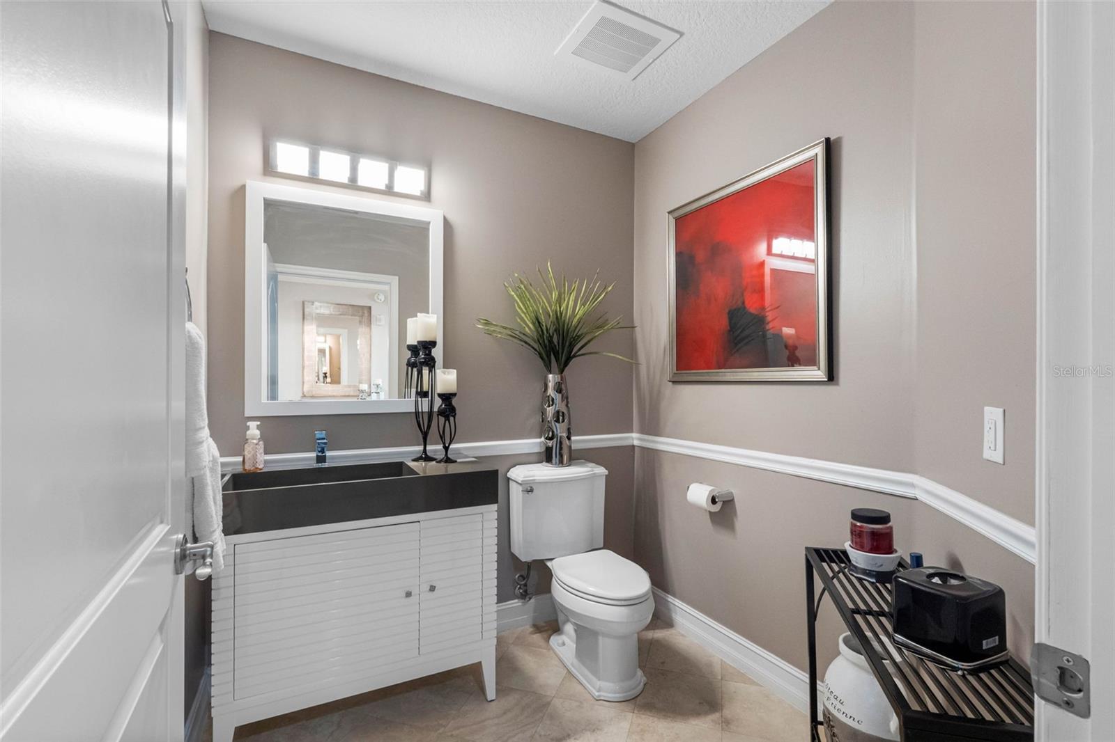 LAS FLORES CONDO - Residential