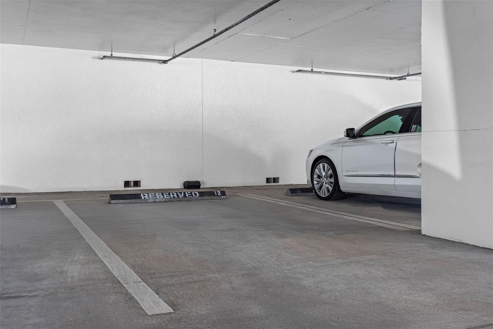 LAS FLORES CONDO - Residential