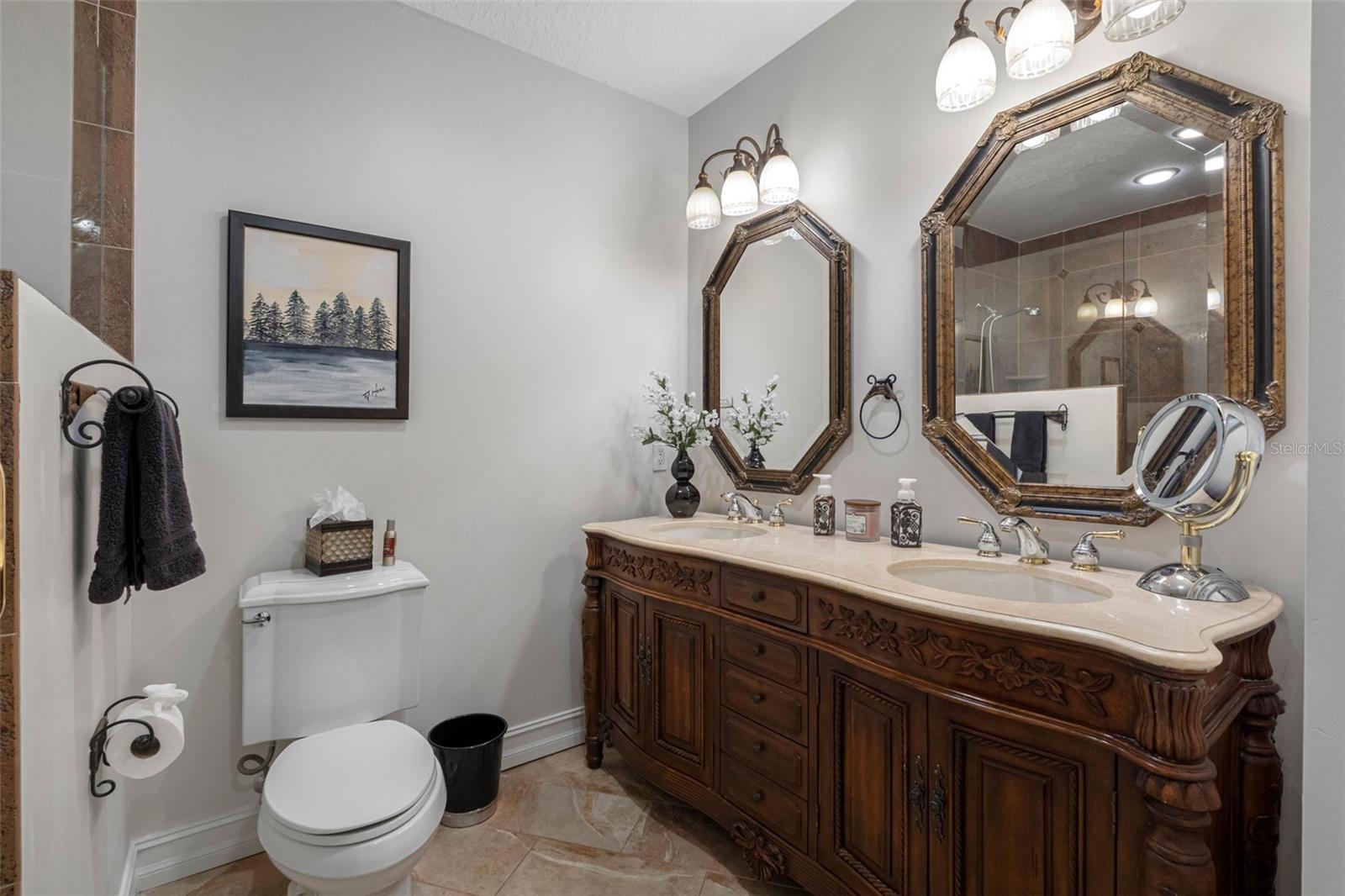 LAS FLORES CONDO - Residential