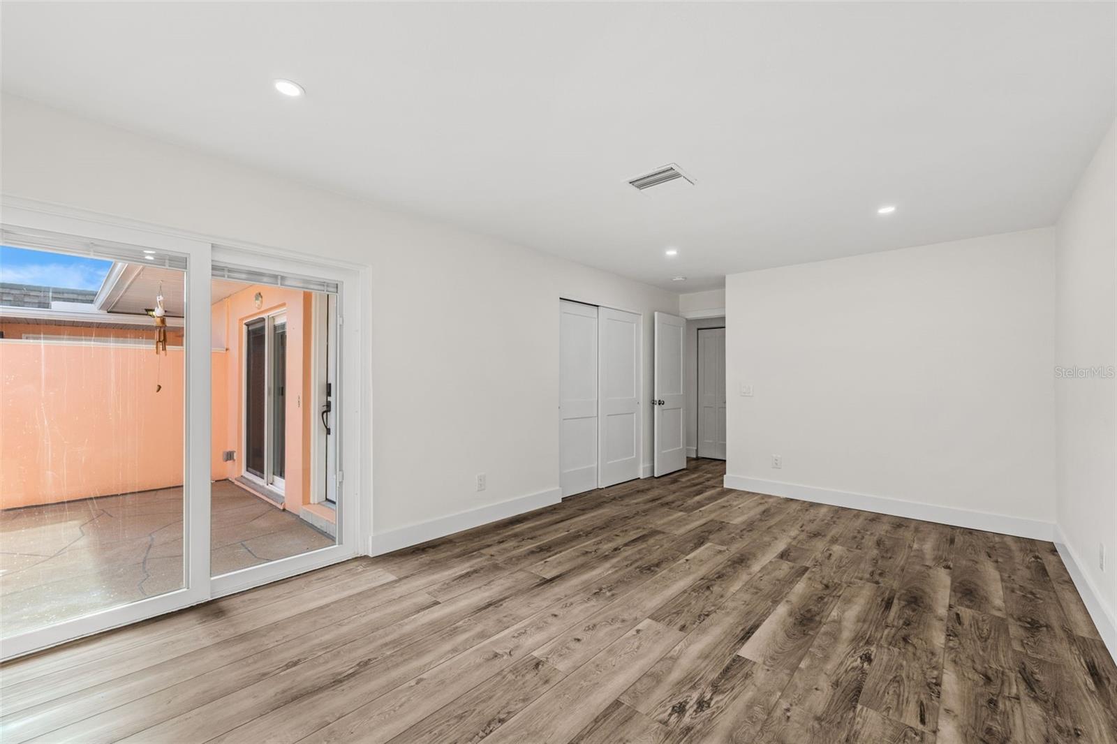 BOCA CIEGA POINT EAST - Residential