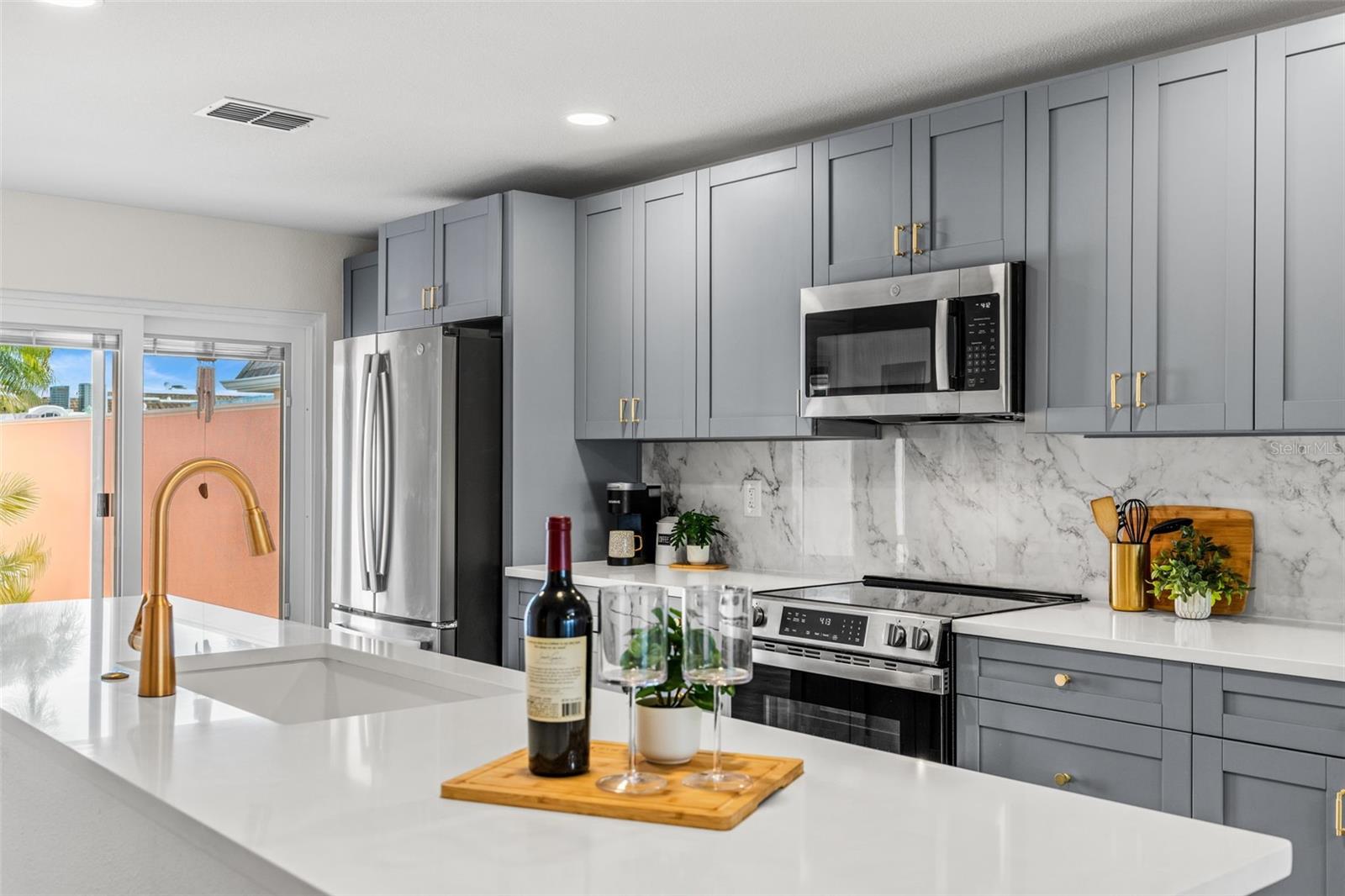 BOCA CIEGA POINT EAST - Residential