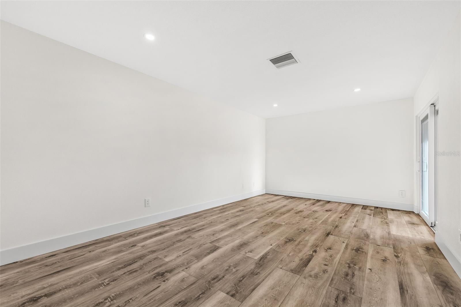 BOCA CIEGA POINT EAST - Residential