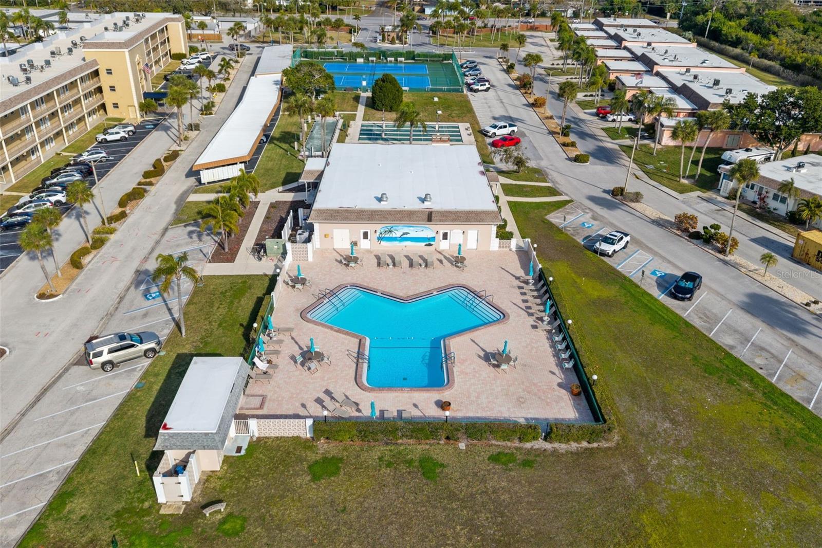 BOCA CIEGA POINT EAST - Residential