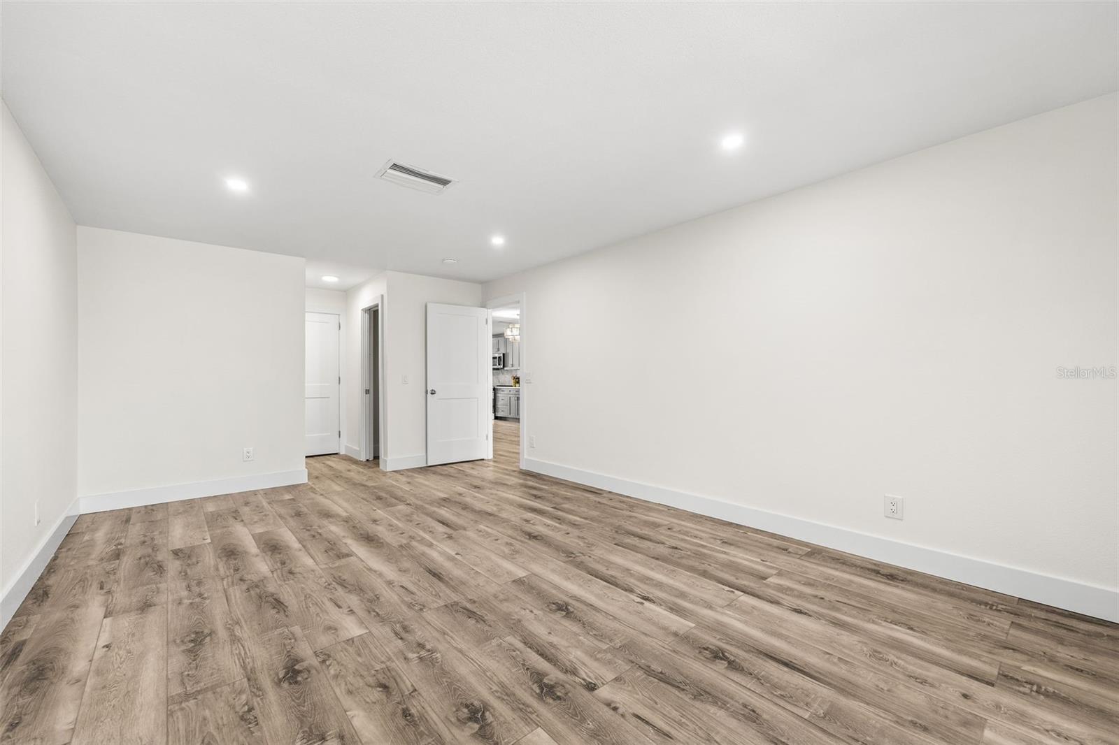 BOCA CIEGA POINT EAST - Residential