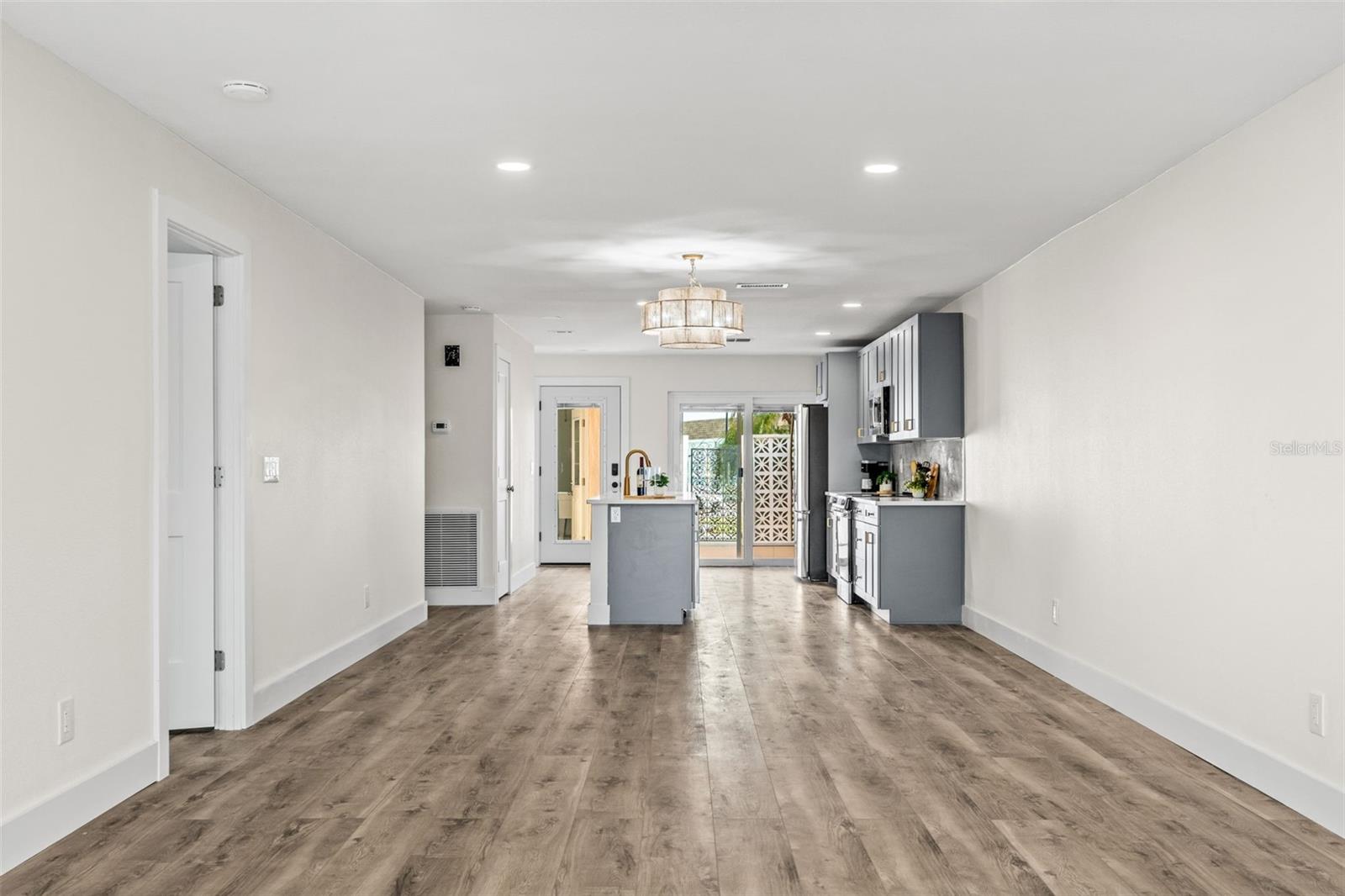 BOCA CIEGA POINT EAST - Residential