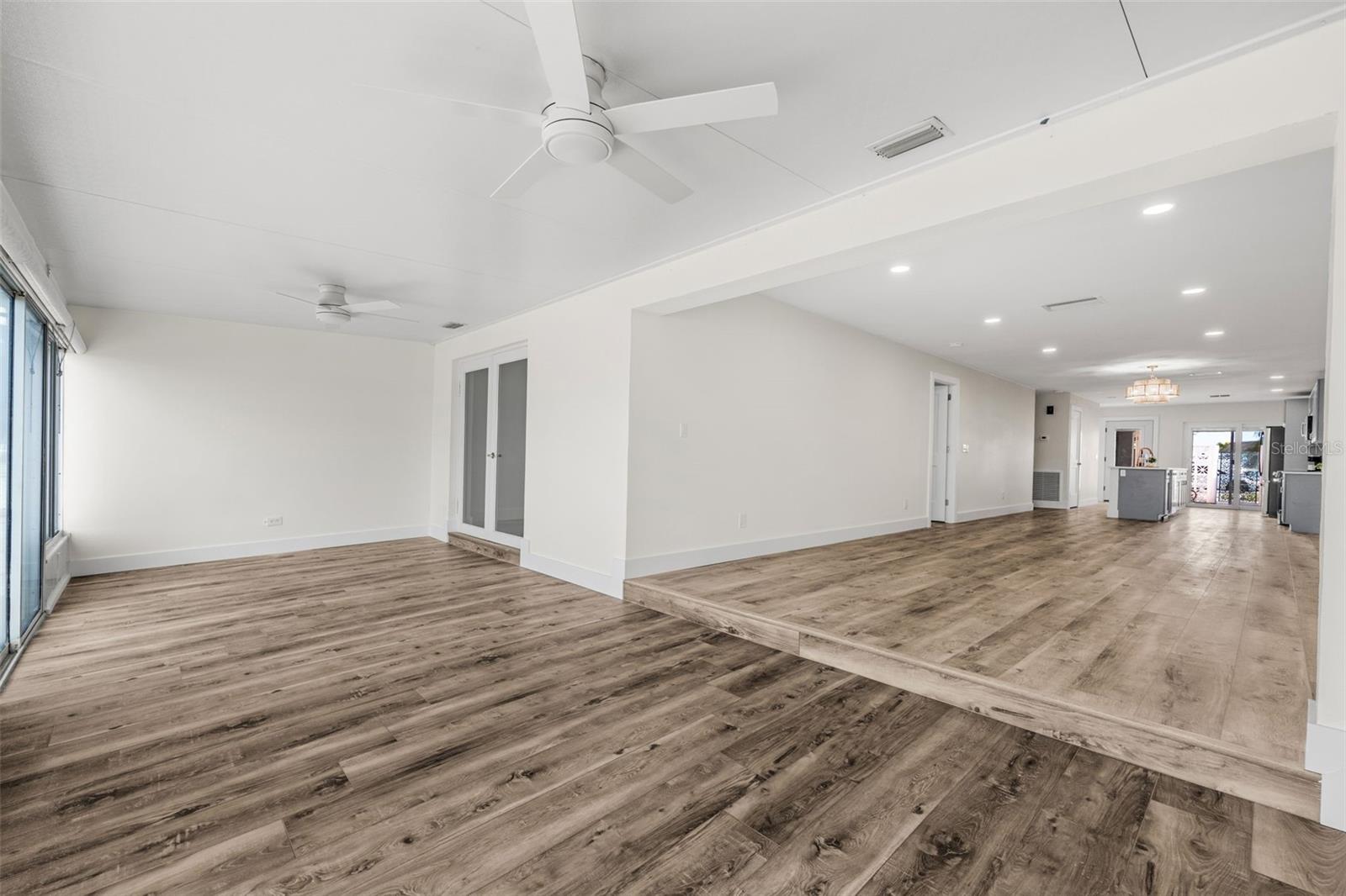 BOCA CIEGA POINT EAST - Residential