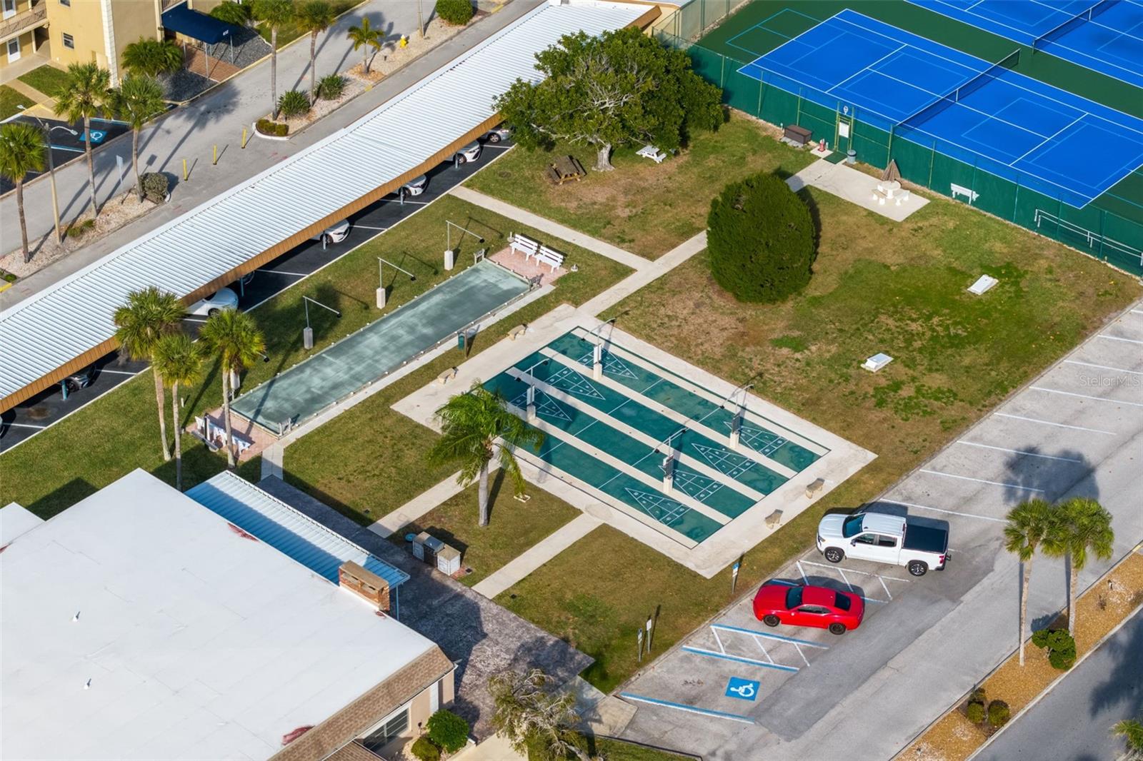 BOCA CIEGA POINT EAST - Residential