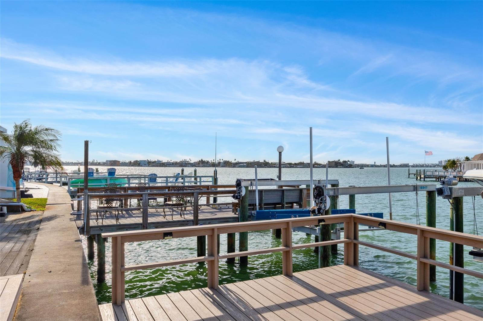 BOCA CIEGA POINT EAST - Residential