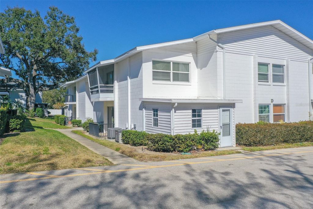 Photo of 1550 11th Street NE #D1, Winter Haven, FL 33881 (MLS # L4958978)