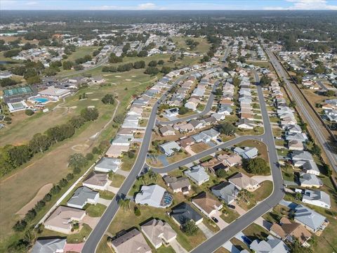 A home in LAKELAND