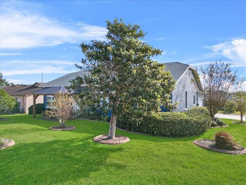 A home in LAKELAND