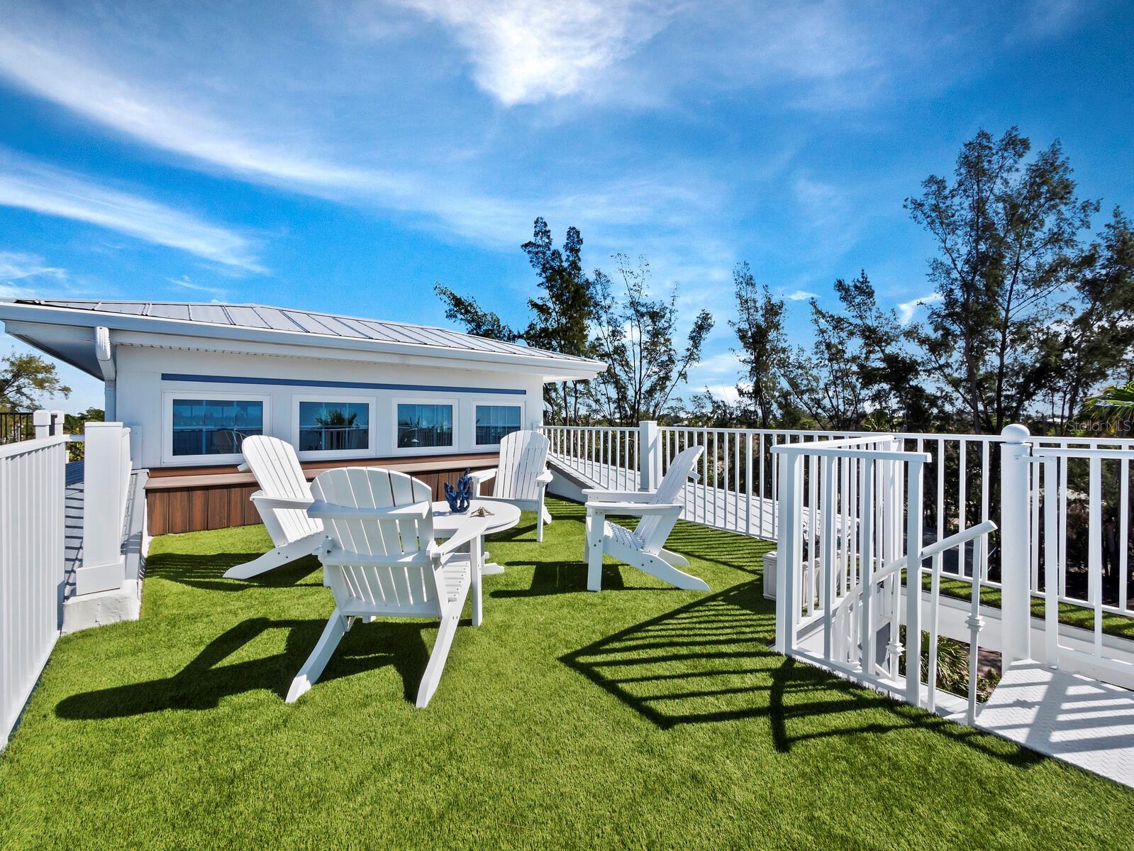 SLEEPY LAGOON - Residential