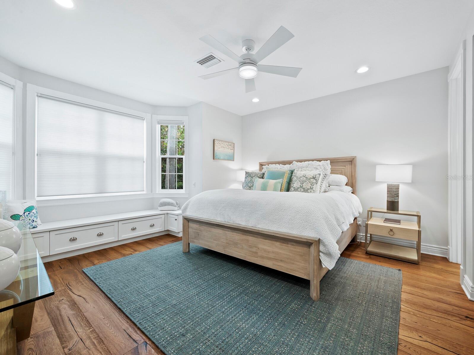 SLEEPY LAGOON - Residential