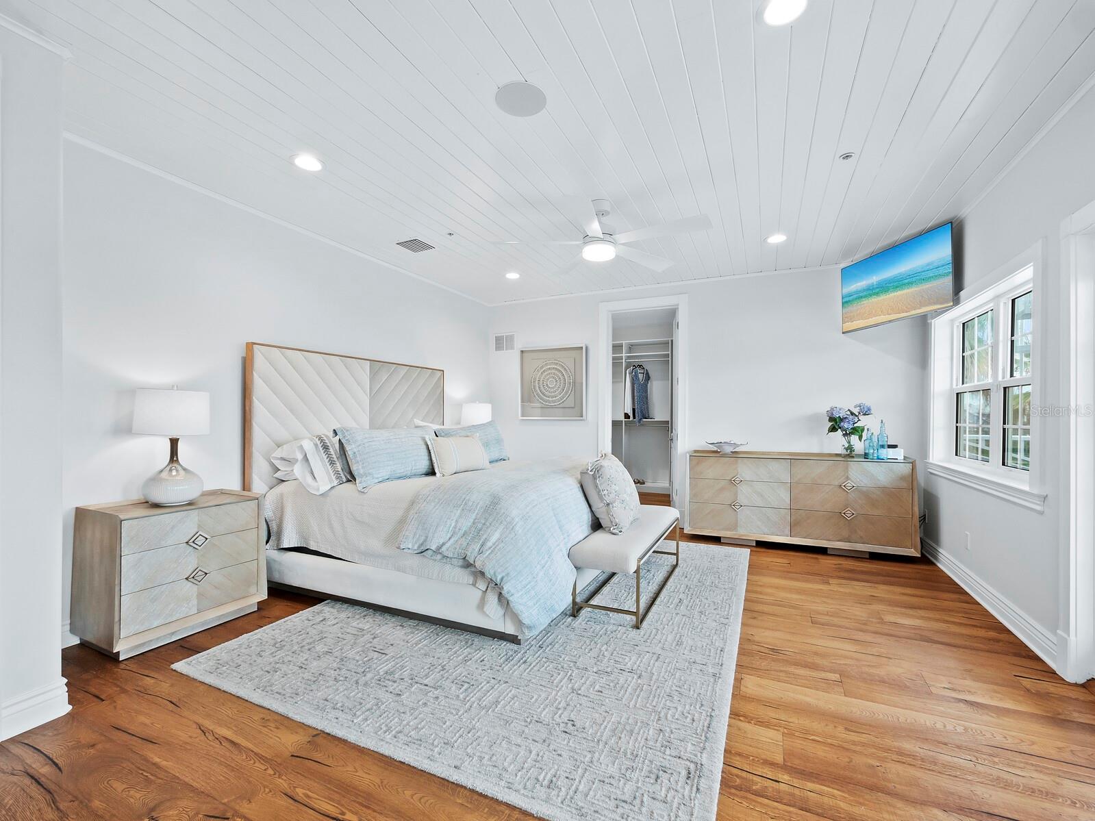 SLEEPY LAGOON - Residential