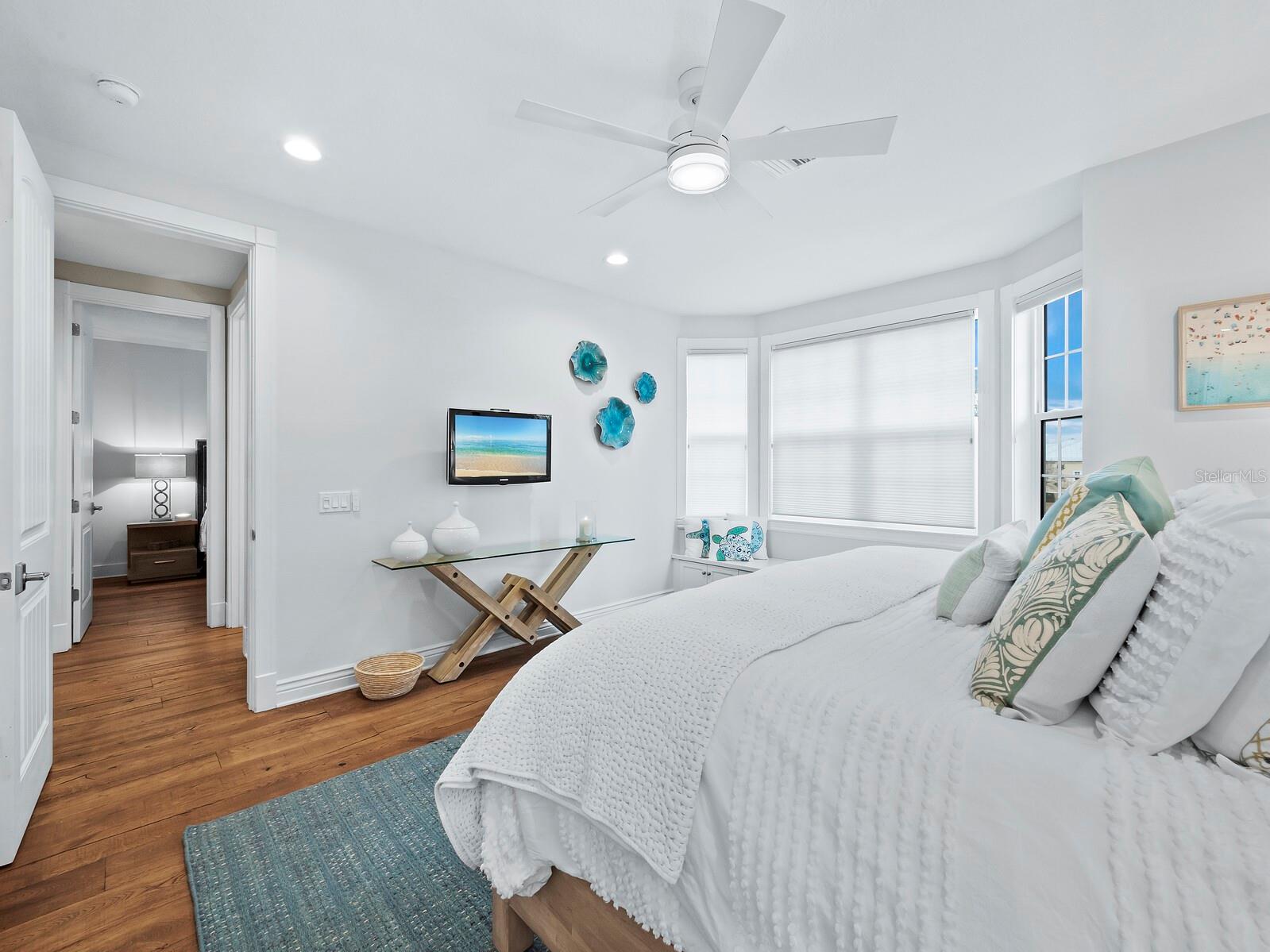 SLEEPY LAGOON - Residential