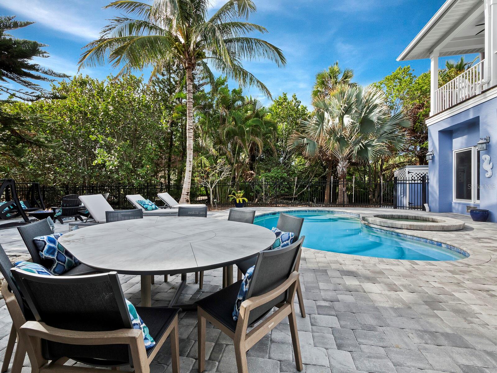 SLEEPY LAGOON - Residential