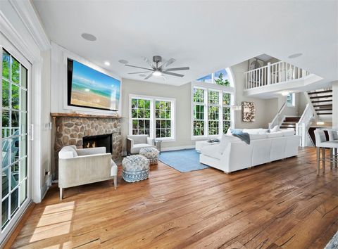 A home in LONGBOAT KEY