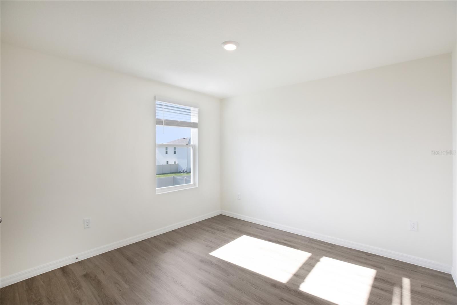 TWO RIVERS - Residential Lease