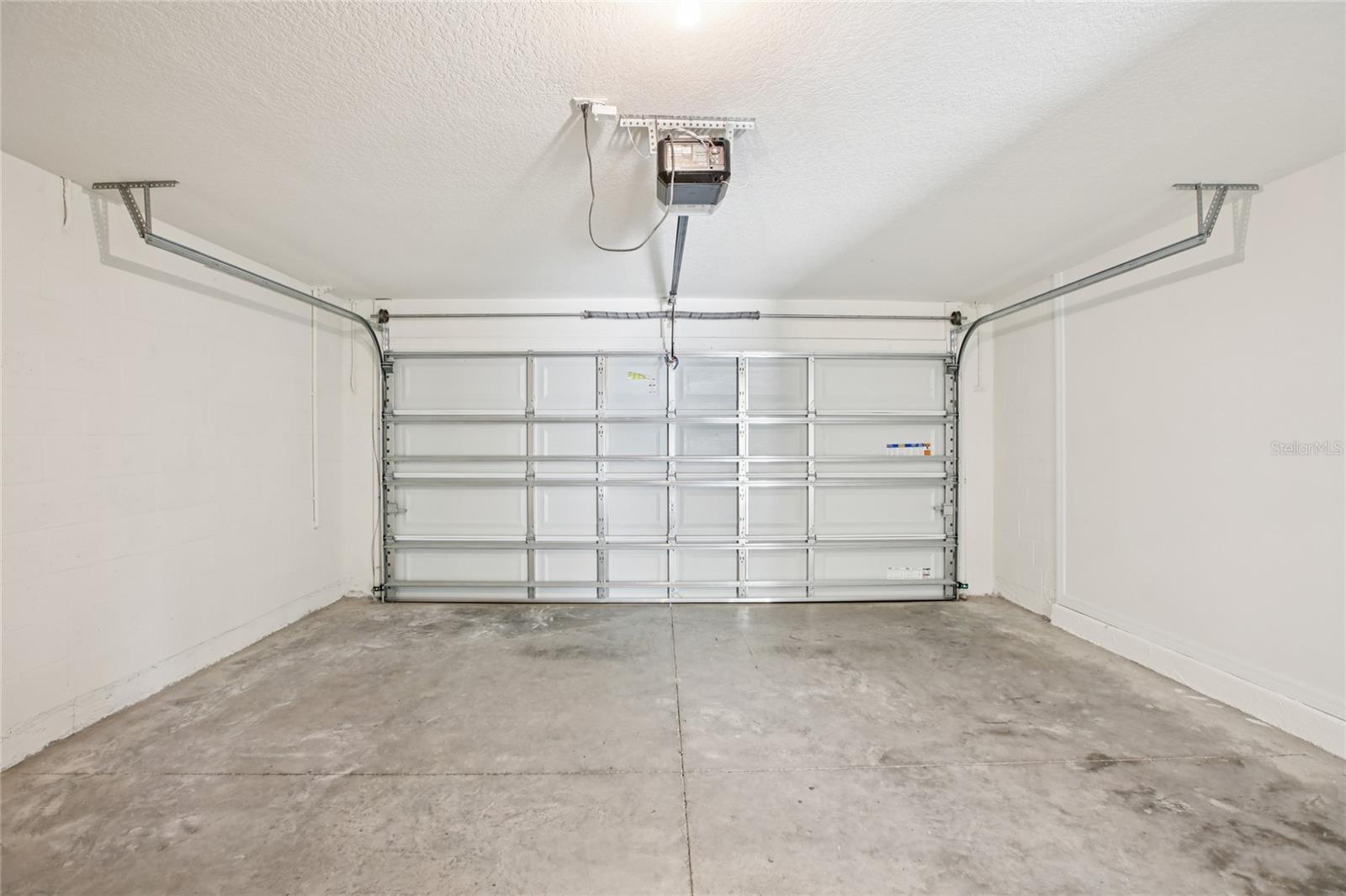 TWO RIVERS - Residential Lease