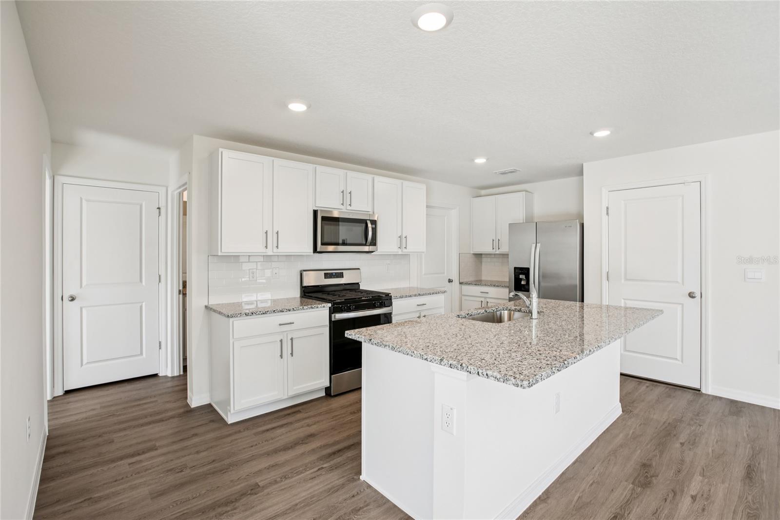 TWO RIVERS - Residential Lease