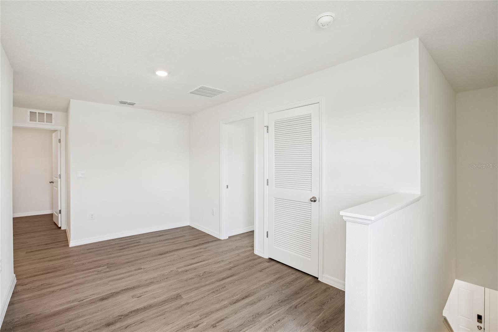 TWO RIVERS - Residential Lease