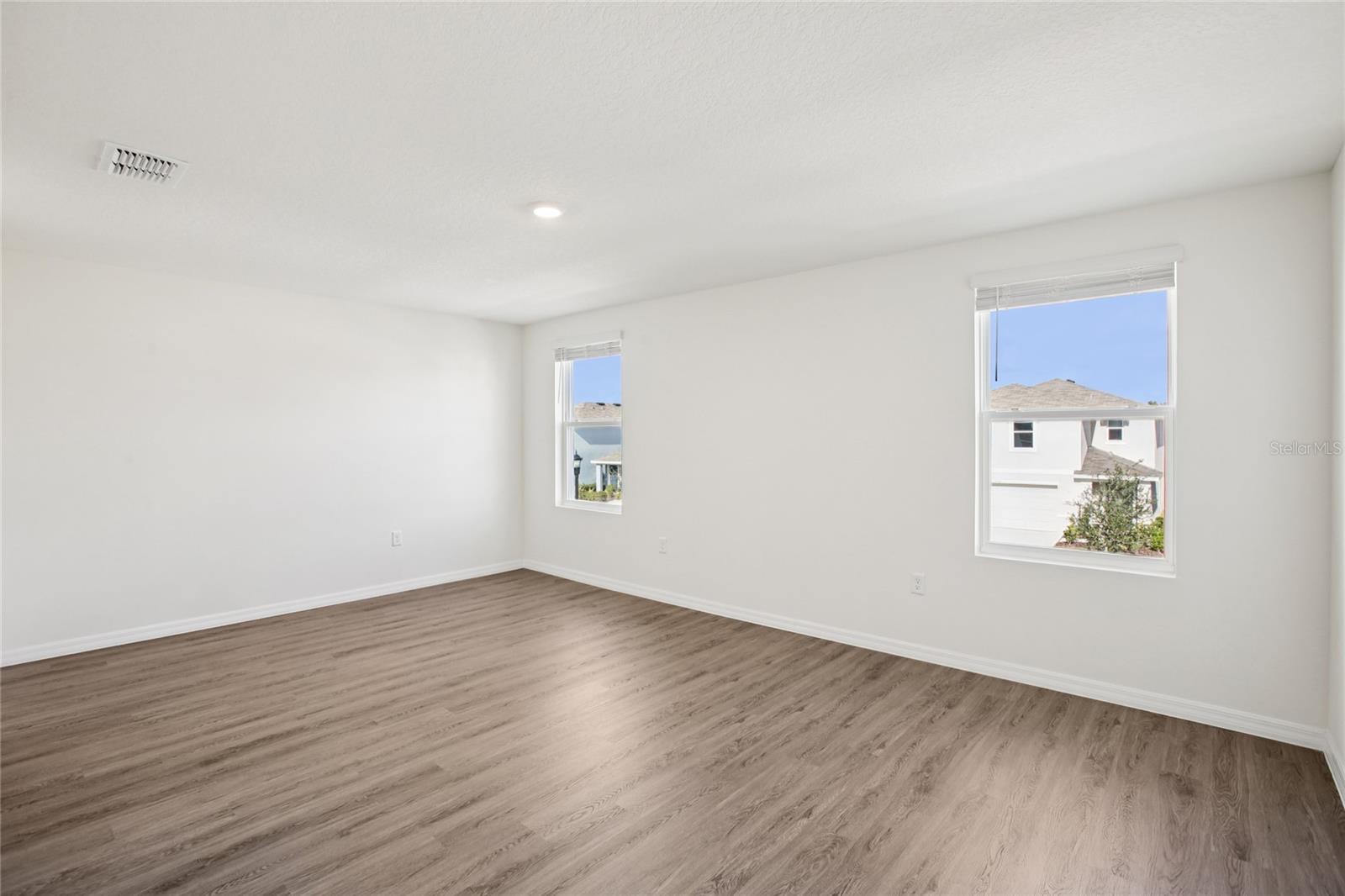 TWO RIVERS - Residential Lease