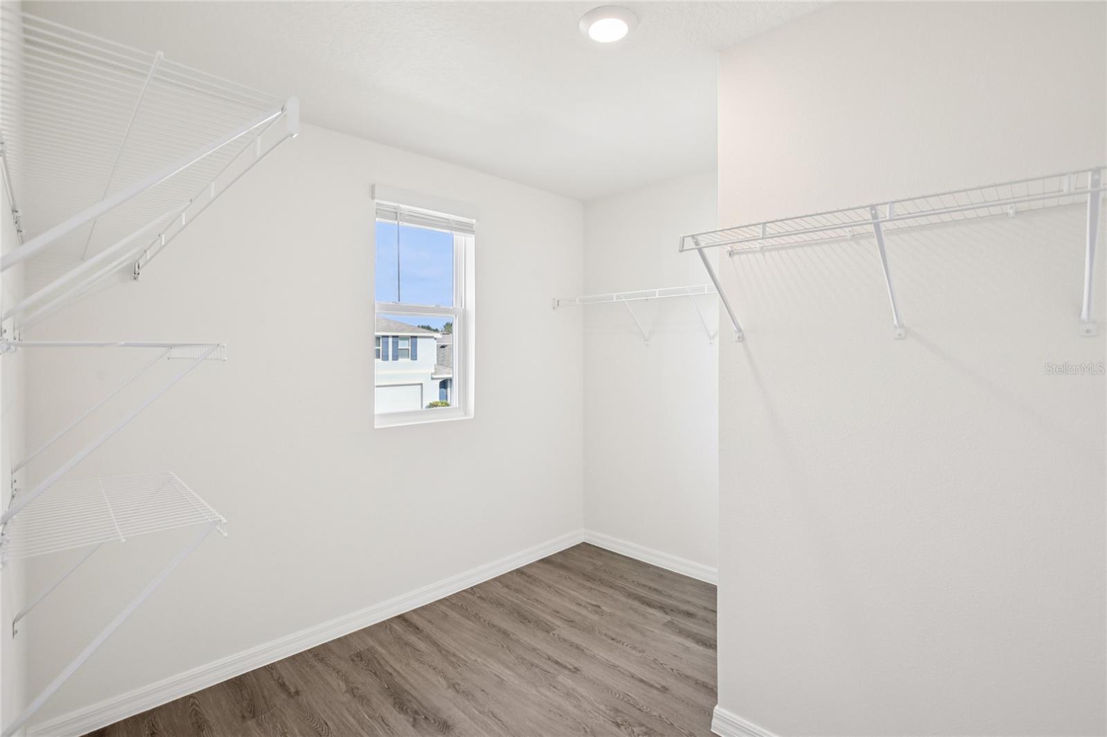 TWO RIVERS - Residential Lease