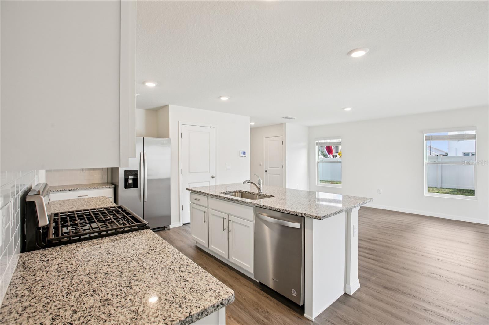 TWO RIVERS - Residential Lease