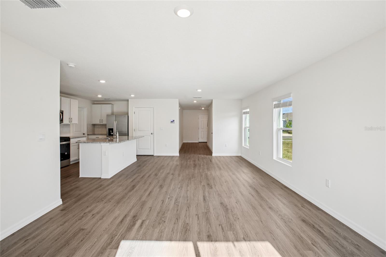 TWO RIVERS - Residential Lease