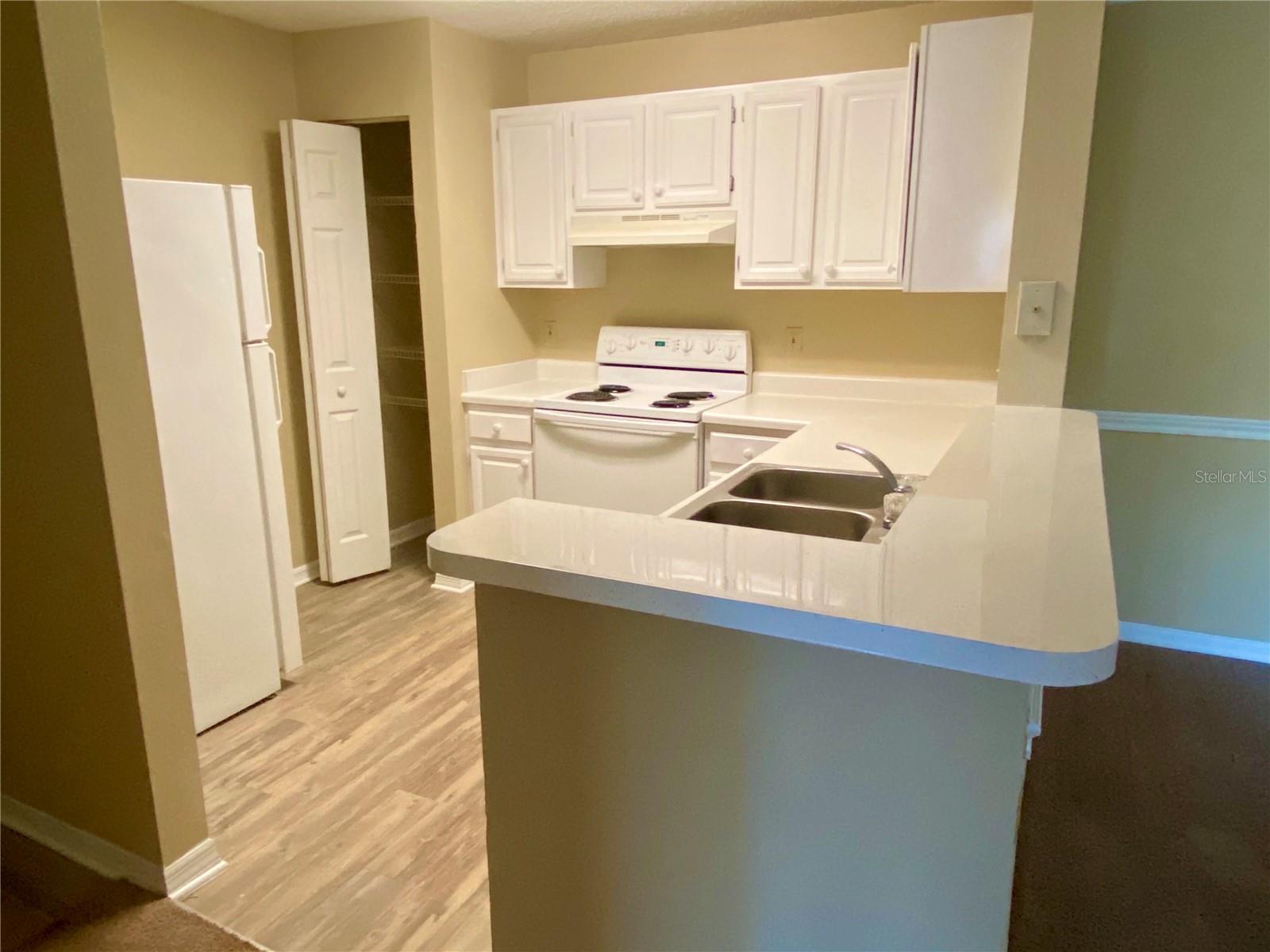 VILLAS AT LAKESIDE A CONDO - Residential Lease