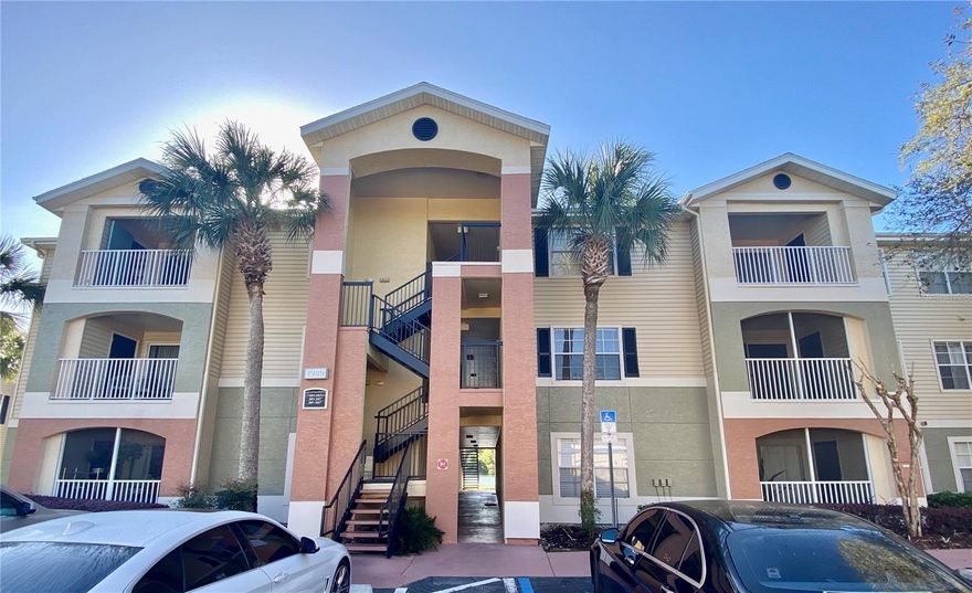 "This attractive 2-bedroom, 2-bathroom condo on the third floor boasts high ceilings and a charming balcony . Nestled in the Villas at Lakeside community, residents enjoy a perfect blend of convenience and tranquility. Close proximity to the Oviedo mall, A-Plus Schools, and major highways offers easy access to amenities, while still preserving the peaceful atmosphere that makes Oviedo a special place to reside.

The views are nothing short of spectacular, complemented by the picturesque surroundings. Community amenities cater to both relaxation and recreation, featuring an indoor movie theater, a well-equipped fitness center, and inviting barbecue areas. A-rated schools in the vicinity are an excellent benefit for families. Additionally, the location's proximity to major highways adds to the overall convenience.

In summary, this condo offers a wonderful living experience, combining comfort, accessibility, and natural beauty."