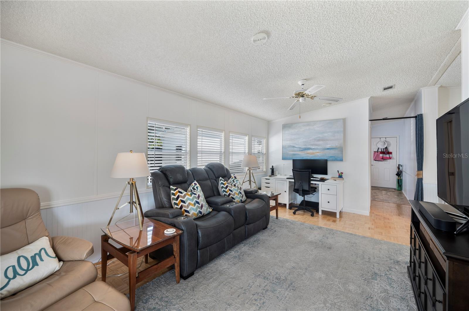 SADDLEBAG LAKE - Residential