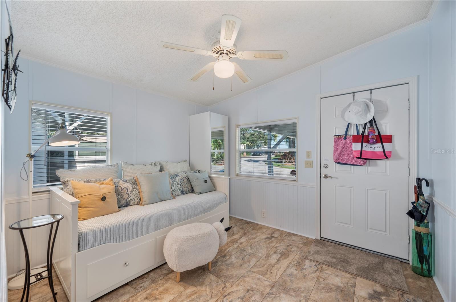 SADDLEBAG LAKE - Residential