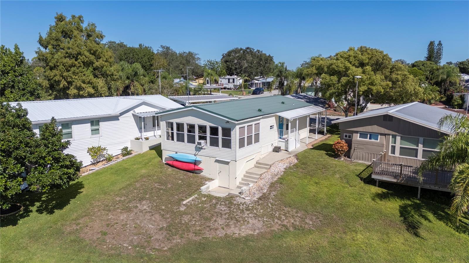 SADDLEBAG LAKE - Residential