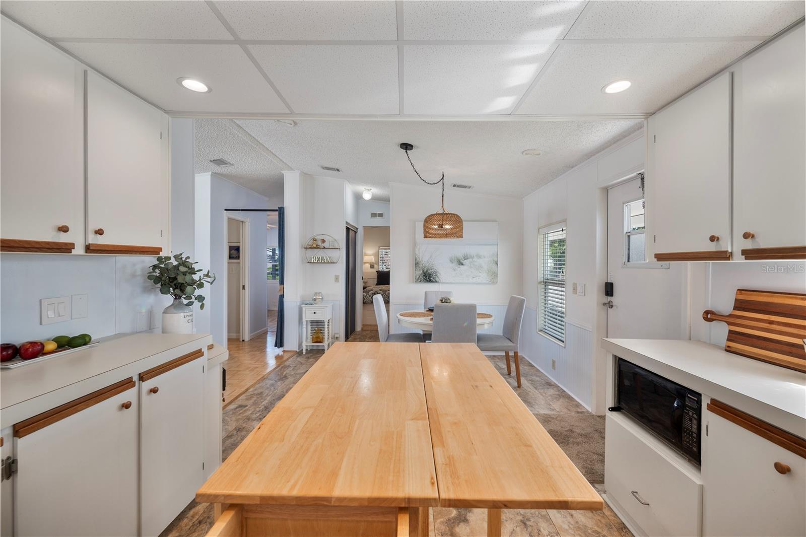 SADDLEBAG LAKE - Residential