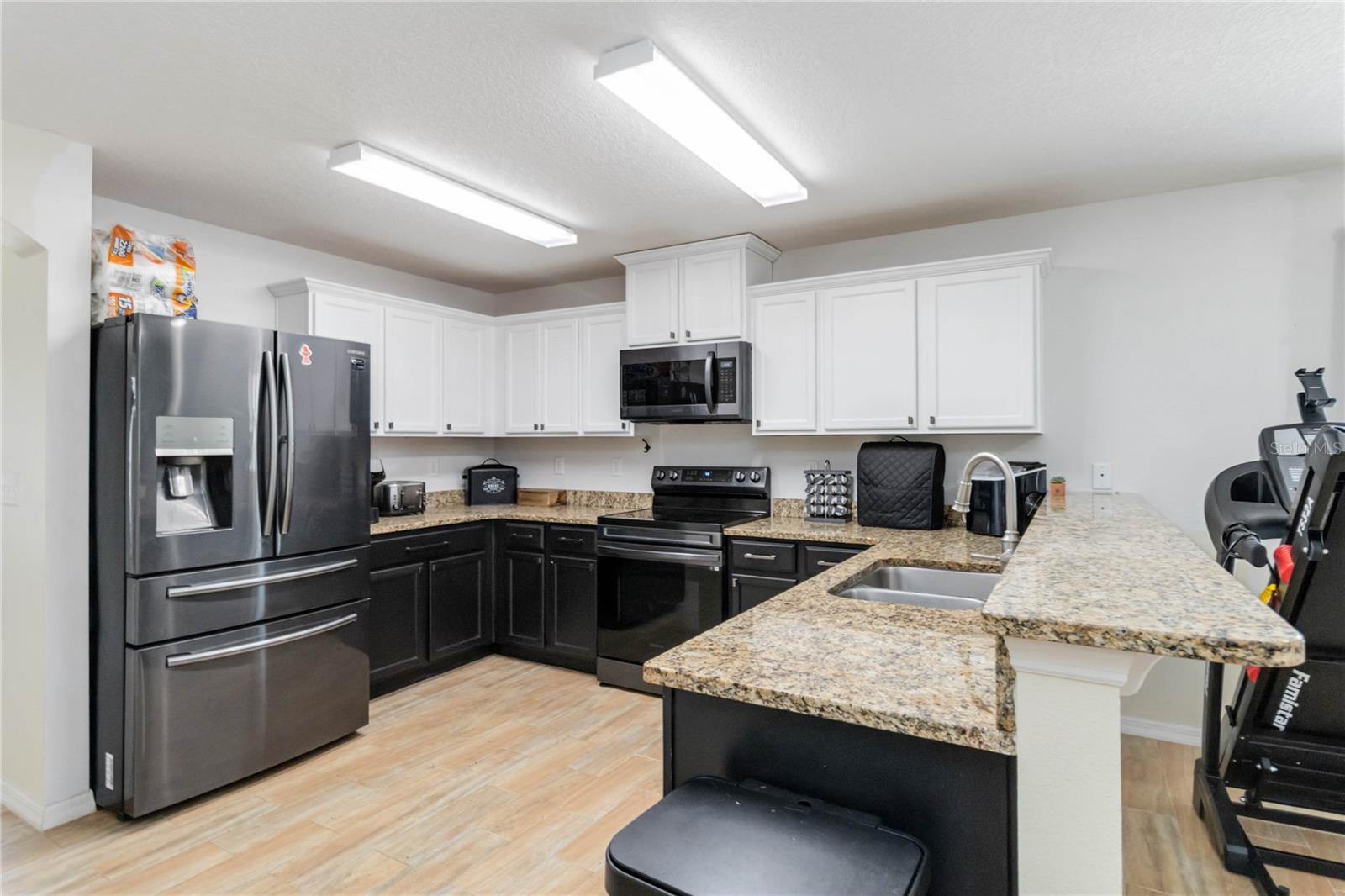 TAVARES GROVES AT BAYTREE PH 04 - Residential