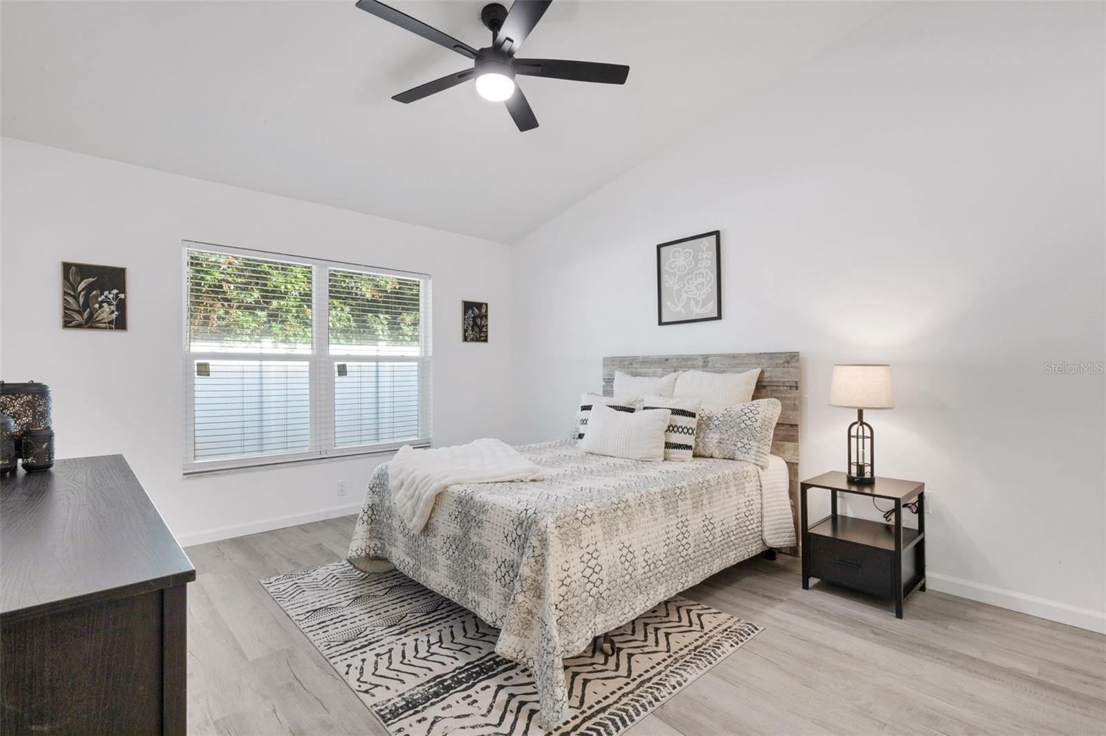 LESLIE PARK/VILLA LE GRAND - Residential