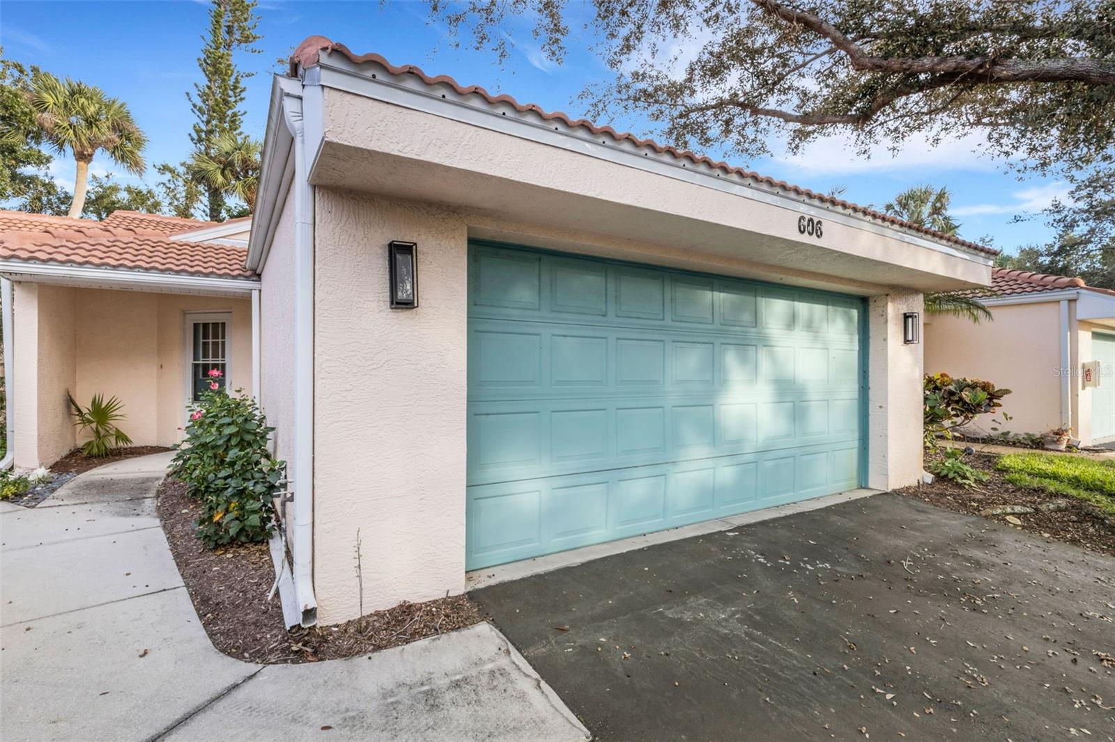 LESLIE PARK/VILLA LE GRAND - Residential