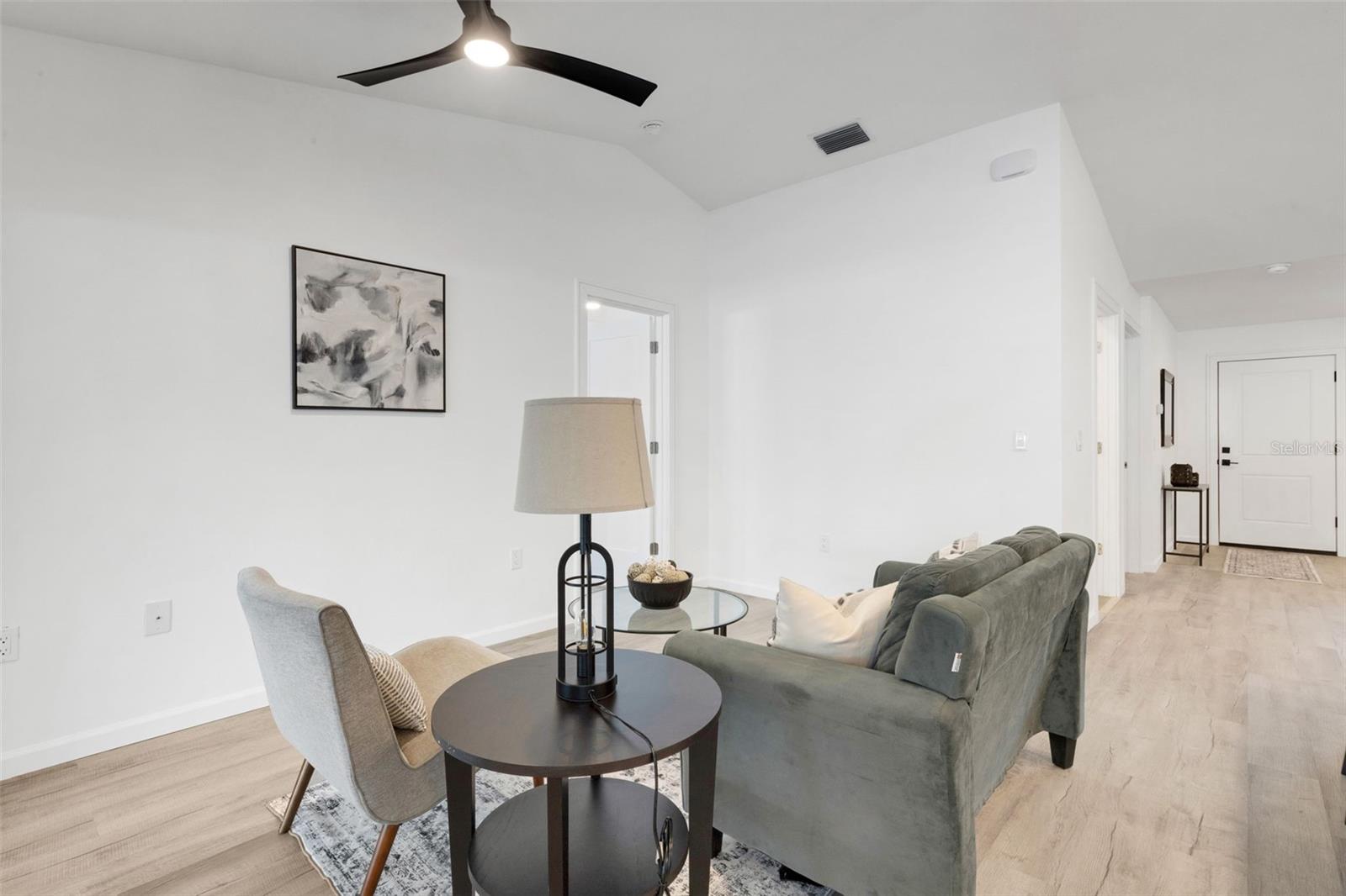 LESLIE PARK/VILLA LE GRAND - Residential