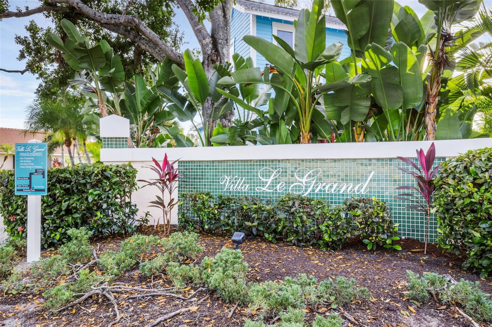 LESLIE PARK/VILLA LE GRAND - Residential