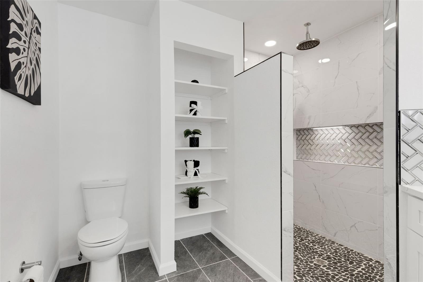 LESLIE PARK/VILLA LE GRAND - Residential