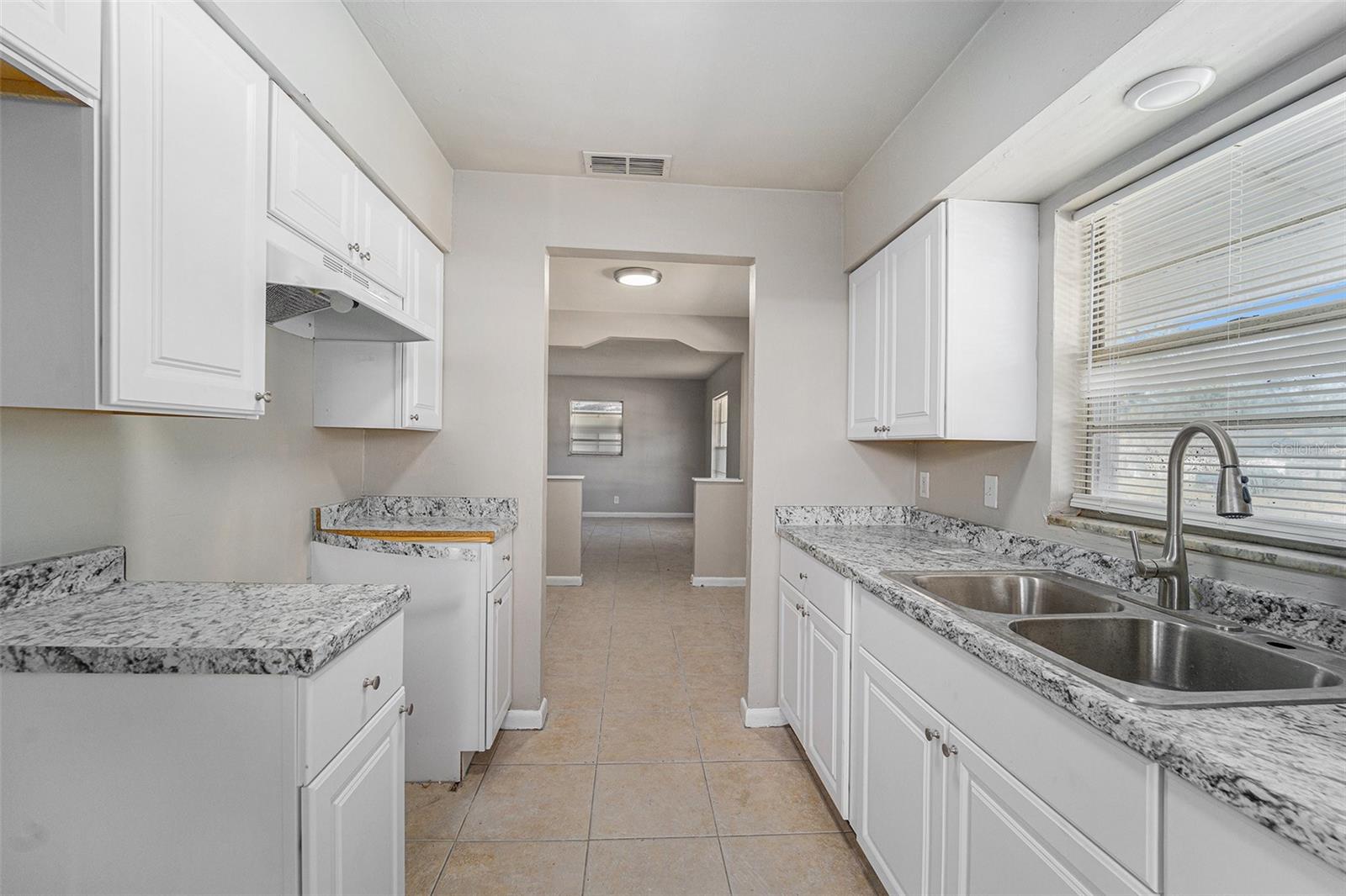 KINGS FOREST - Residential Lease