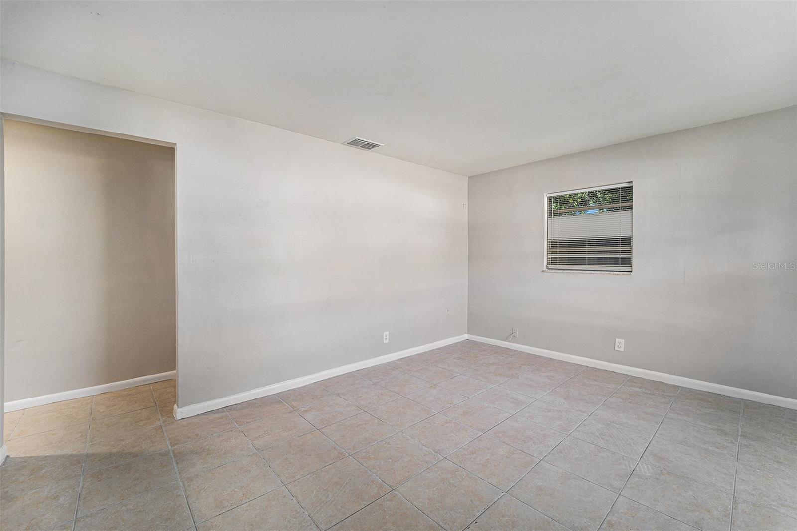 KINGS FOREST - Residential Lease