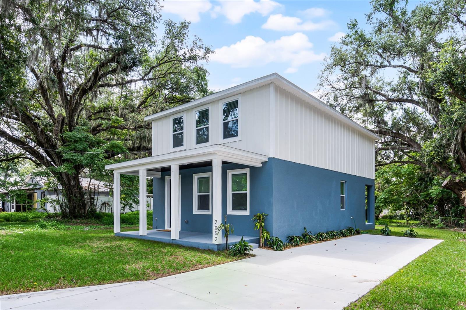 2052 W ELLIOTT STREET