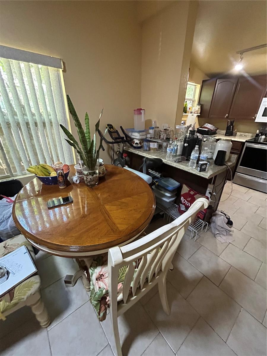 SUNNYLAND PARK 02 BLK 17 KINGSTON - Residential