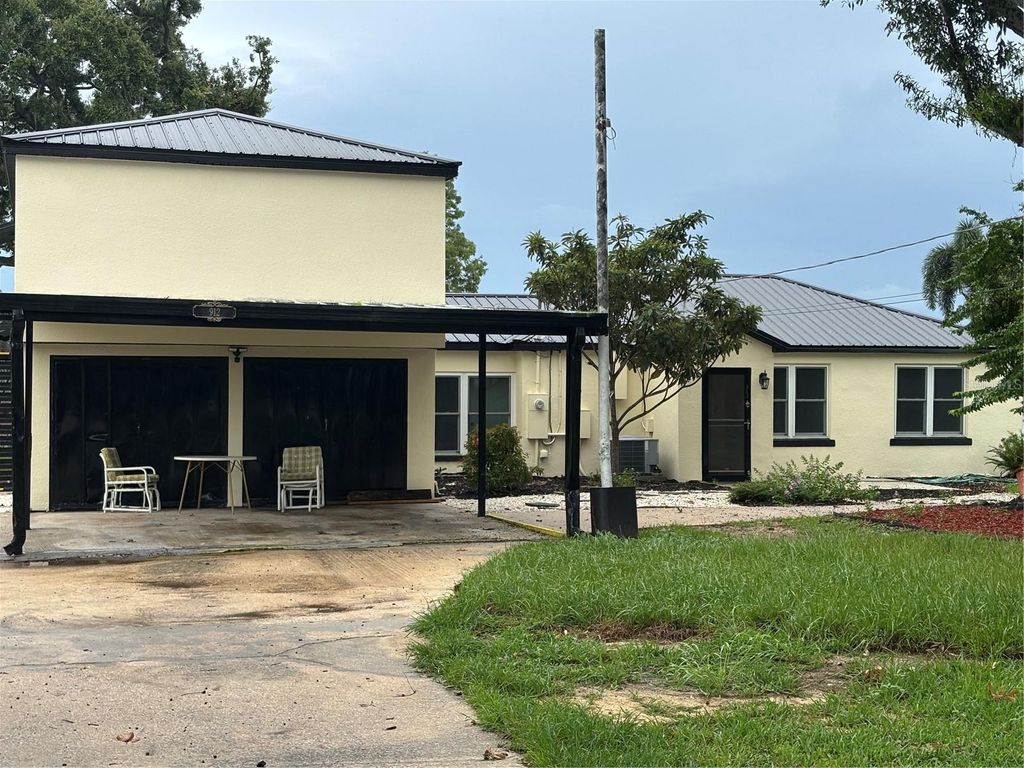 Photo of 912 Lake Jessie Drive, Winter Haven, FL 33881 (MLS # G5103819)