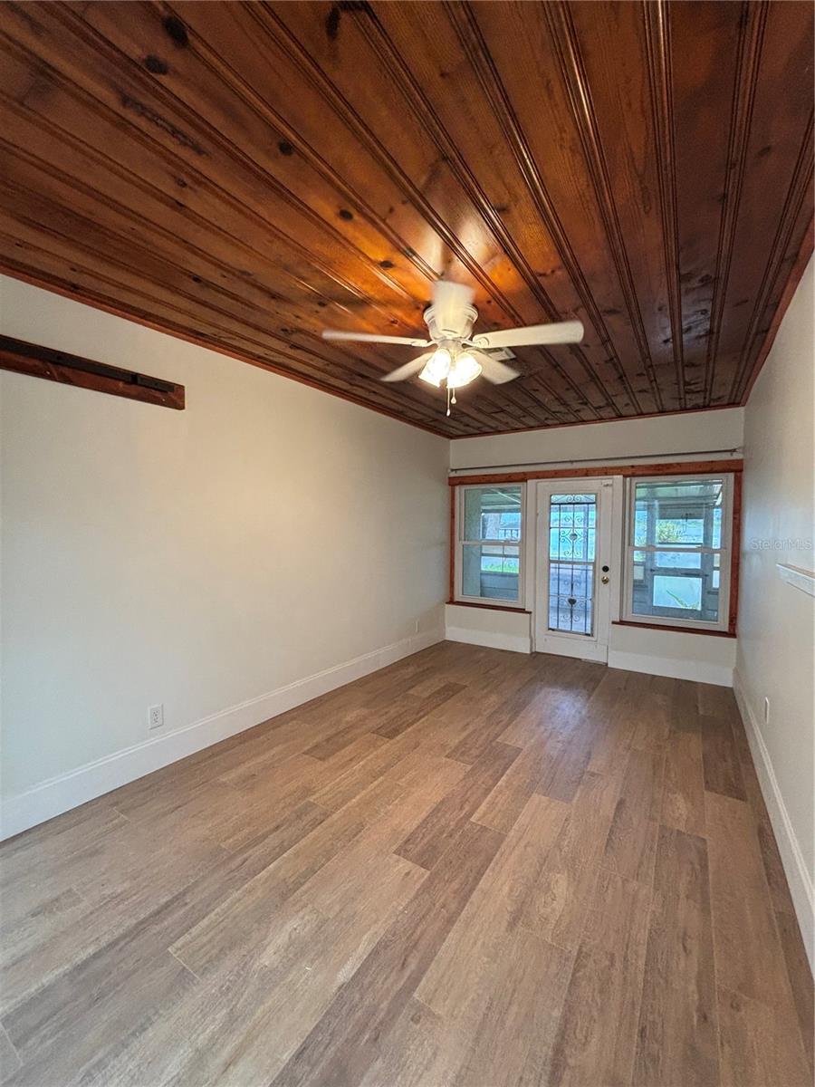 EAST VIEW PARKWAY PB 13 PG 4 - Residential