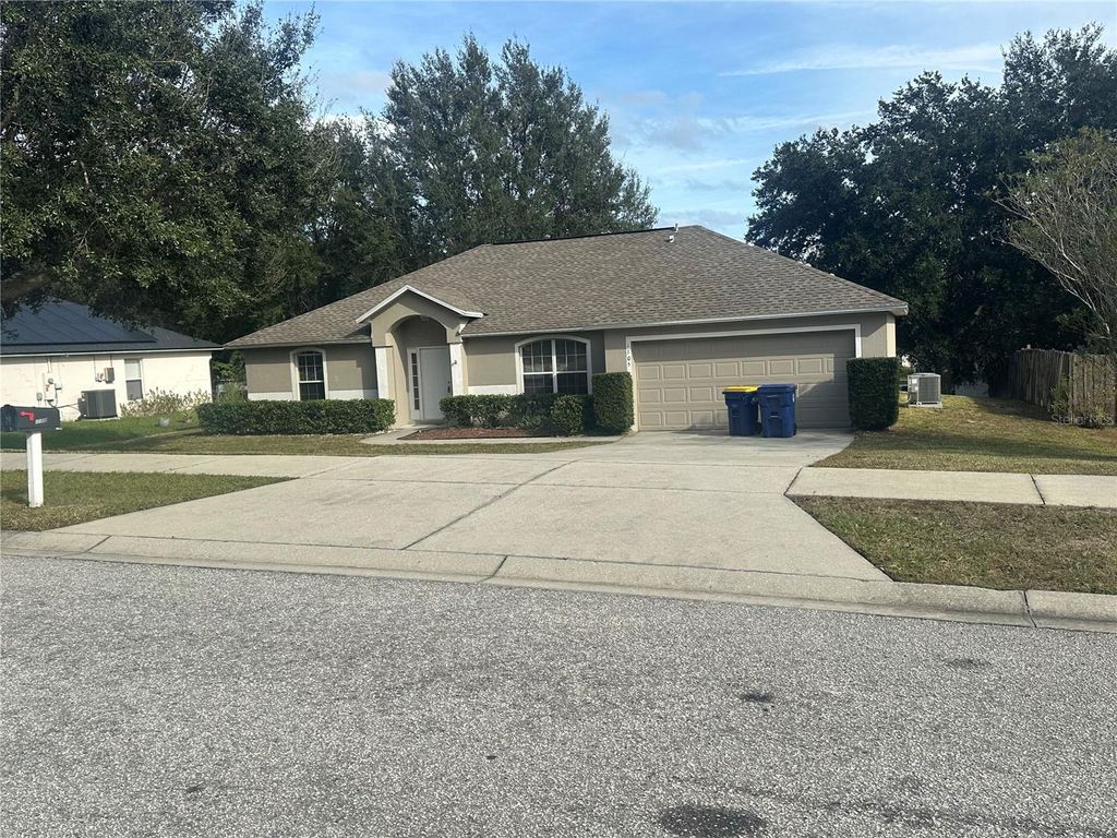 Photo of 1105 Hillmount Drive, Minneola, FL 34715 (MLS # G5105675)