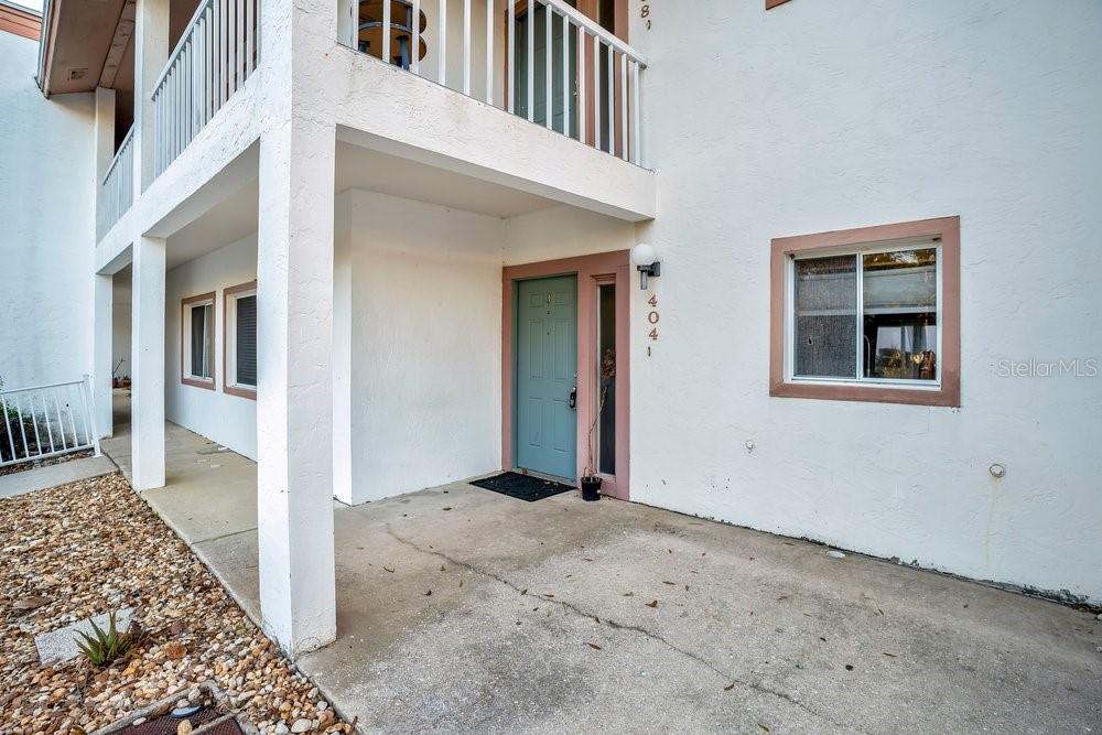 COUNTRY LAKE CONDO - Residential